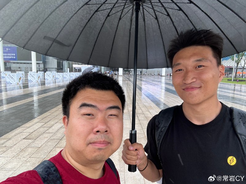 回覆@新出行賀磊:我這也是第一次，據説今年還換了個新場館[二哈]//@新出行賀磊:羨慕，我都沒去過深圳車展[允悲]配圖