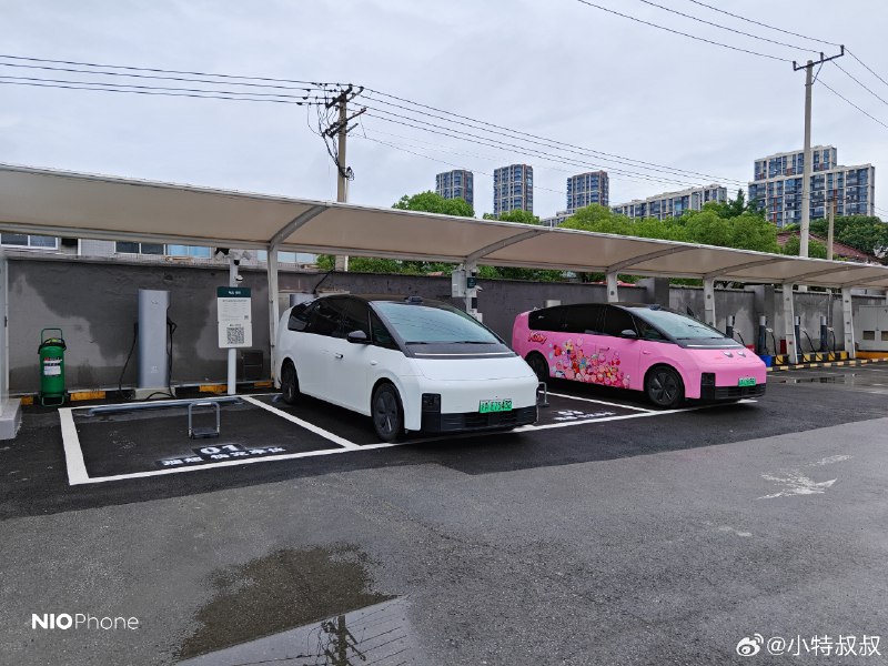 绝了！一大早居然赶上了 5C 站排队[允悲]配图