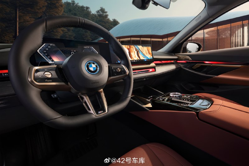 全新 BMW 5 系官图发布。配图