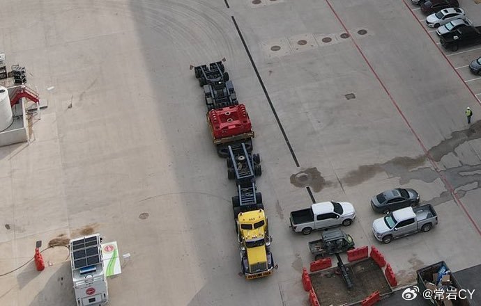 特斯拉明显开始加速 Giga Texas 的产能升级了。配图