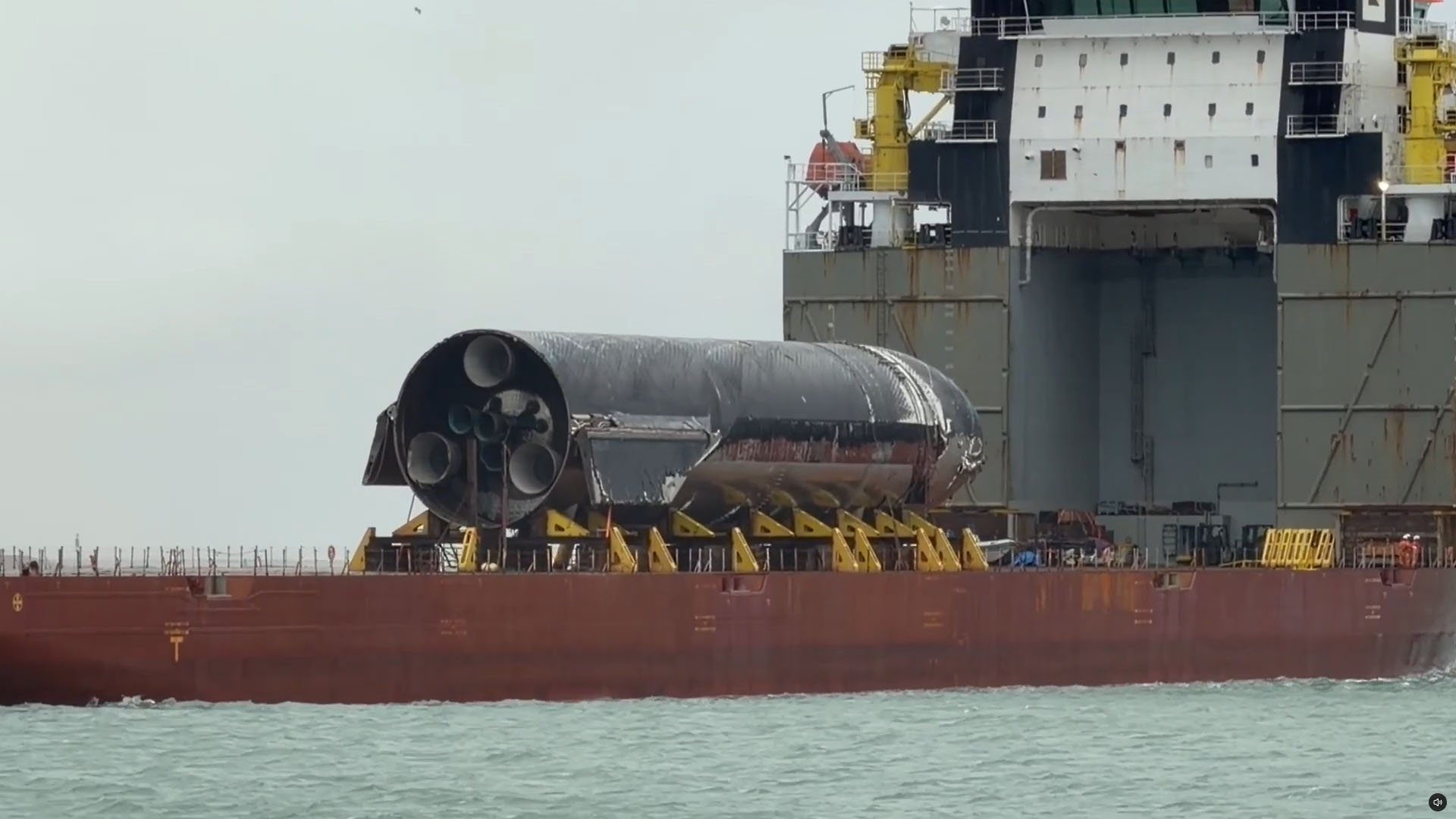 SpaceX 星际飞船 40 号海上漂泊 75 天后返回得州星基地配图