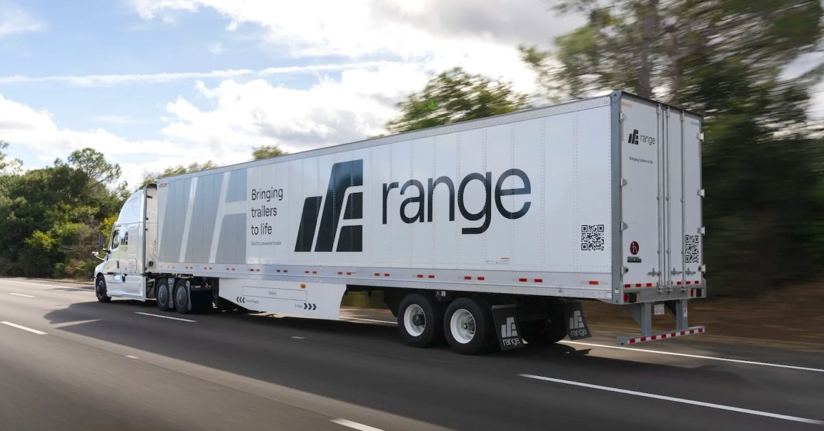 Range Energy 白皮书对比 eTrailer 与特斯拉 Semi 的节省幅度配图