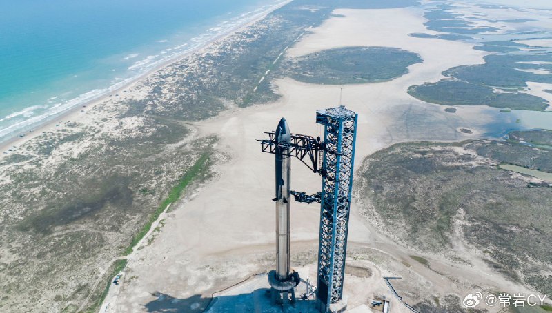 SpaceX 刚刚获得美国联邦航空局 (FAA) 正式批准。配图