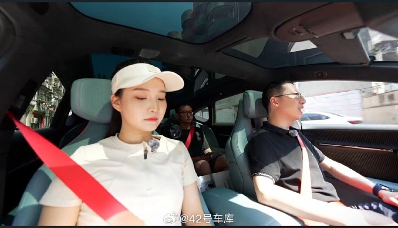 阿维塔科技总裁陈卓在直播中提到，阿维塔的增程版本将在 9 月份准备完成，很快会和大家见面。配图