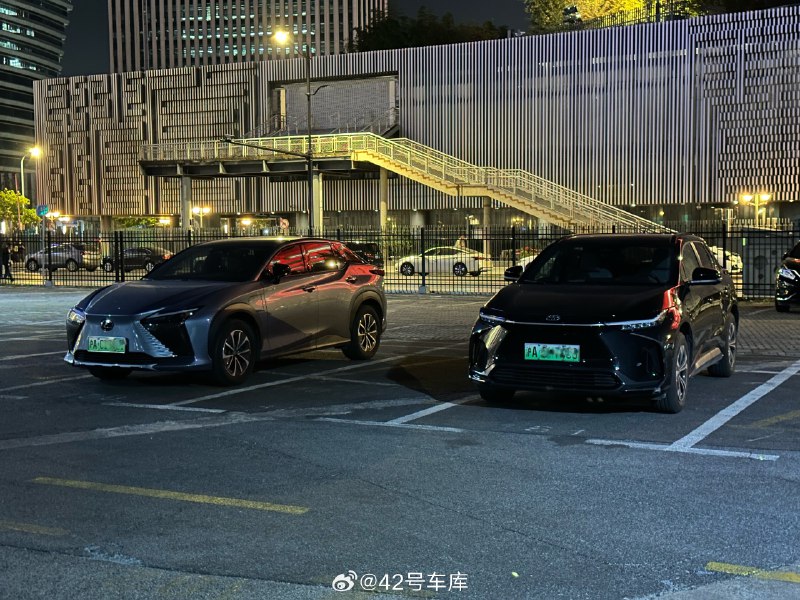 同时看到这两台车的概率是___？配图