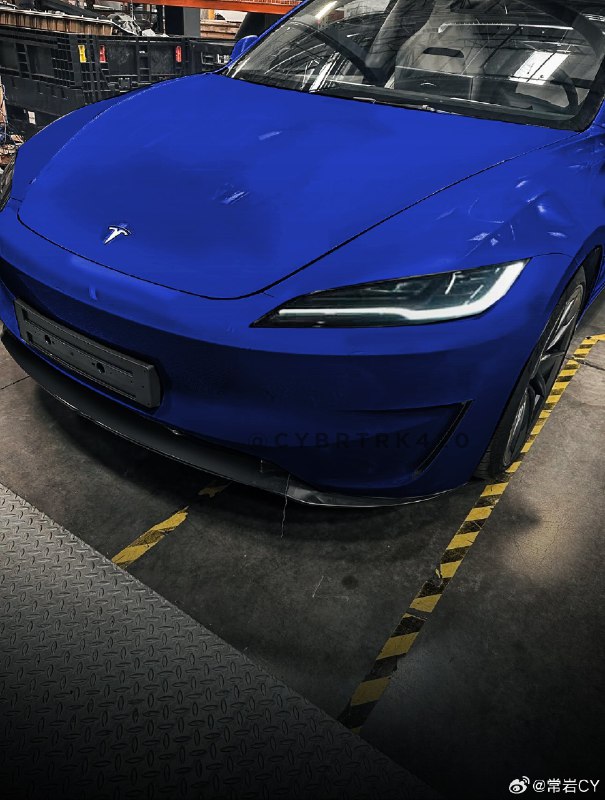 设计师根据谍照 PS了 4 张 Model 3 Ludicrous 在特斯拉现有车漆颜色下的效果，你喜欢哪个？配图
