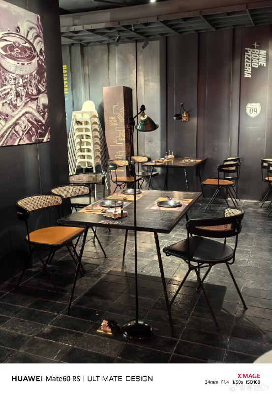 不懂就问，为什么这餐厅四个人的桌子都统一摆三套餐具？配图