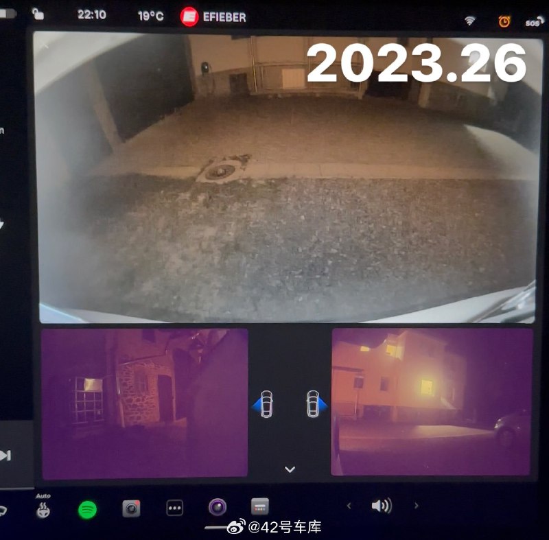 特斯拉近期在海外推送 2023.32 软件包 ，这次 OTA 大幅度提升 HW3 摄像头的拍照质量，更新后的车辆周围摄像头图像渲染质量有了显著提升，尤其在低光环境下，效果更加出色。配图