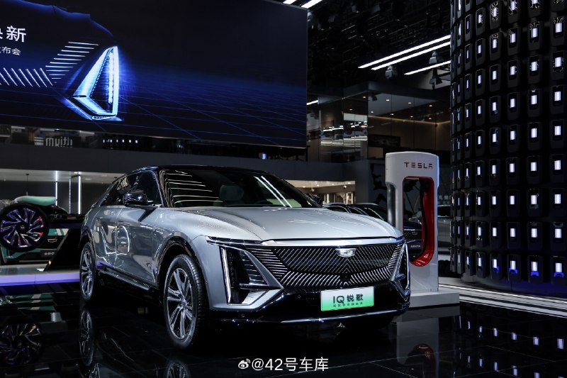 凯迪拉克在广州车展上发布了锐歌标续版，起售价 29.77 万。配图