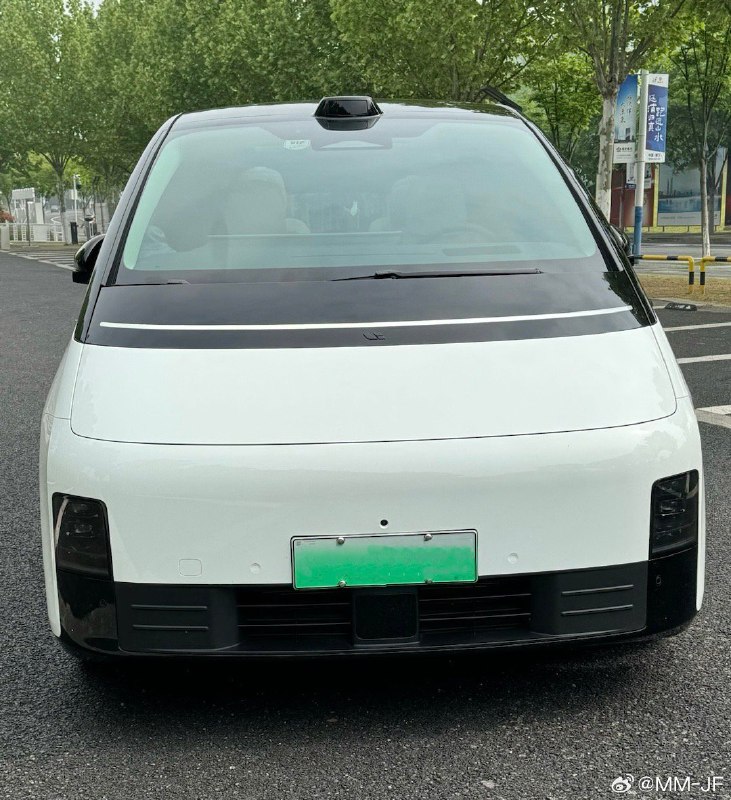 帅(๑˃̵ᴗ˂̵)👍哈哈配图