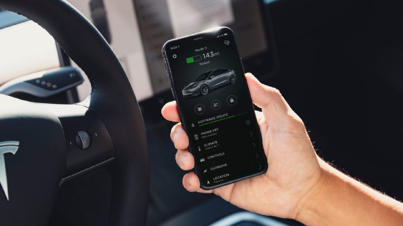 特斯拉发布2026.8软件更新，新增舒适制动、Spotify升级及Cybertruck安全功能配图