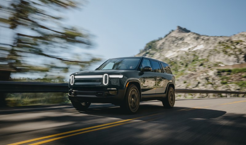 NHTSA 对 Rivian R1S/R1T 后悬挂故障展开调查配图