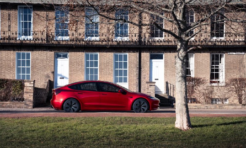 特斯拉高管讨论为 Model 3 推出 Plaid 动力总成配图