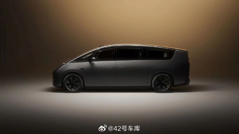 理想 MEGA 为什么没有出增程版？配图