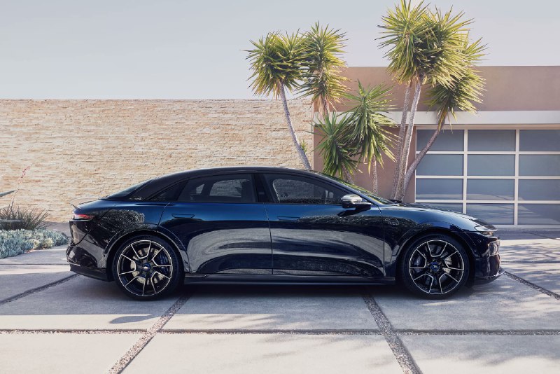 NEWS: Lucid has released final specs for its $249,000 Air Sapphire.配图