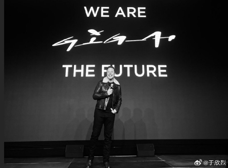 马斯克在这个时间点突然宣布将在 Giga Berlin 投产 25,000 美元价位的「下一代平台」车型，我有点不太理解。配图