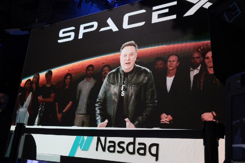 TechCrunch Mobility 标题称 SpaceX 已超越特斯拉配图