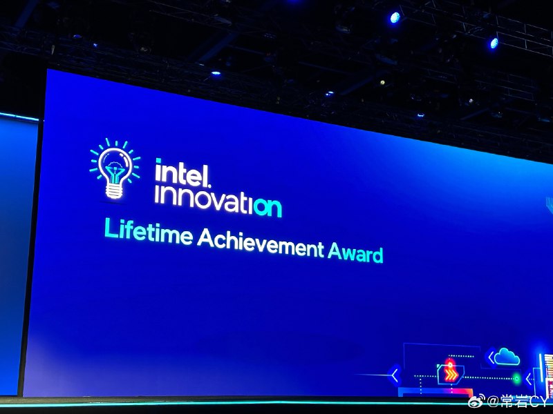 今年的Intel innovation Lifetime Achievement Award授予了李飞飞！ 美国·San Jose McEnry Convention Center配图