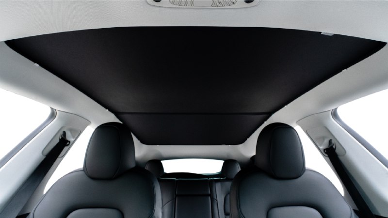 Check out this cool glass roof sunshade for Teslas by @JowuaLife.配图
