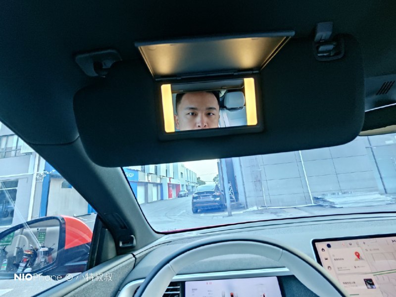 哈哈，听完大老师说车，就很容易被他说的痒点影响。之前是觉得后备箱都要挂钩，挂汤汤水水。配图