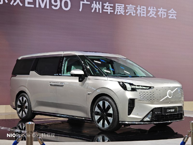 这个是不是目前 最贵纯电 MPV？😁配图