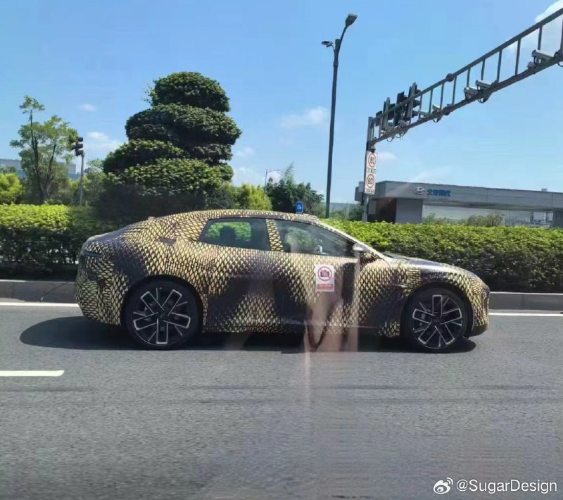 阿維塔下半年的產品很密集，雙動力的 11 和 12，還有雙動力的 07，現在 E16 也是雙動力的佈局。#新能源汽車##42how#配圖
