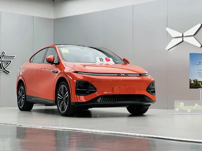2023年，小鹏就是靠着G6这款车型实现了口碑销量的逆风翻转，到现在G6交了接近5万台，是同级车型的销量冠军。配图