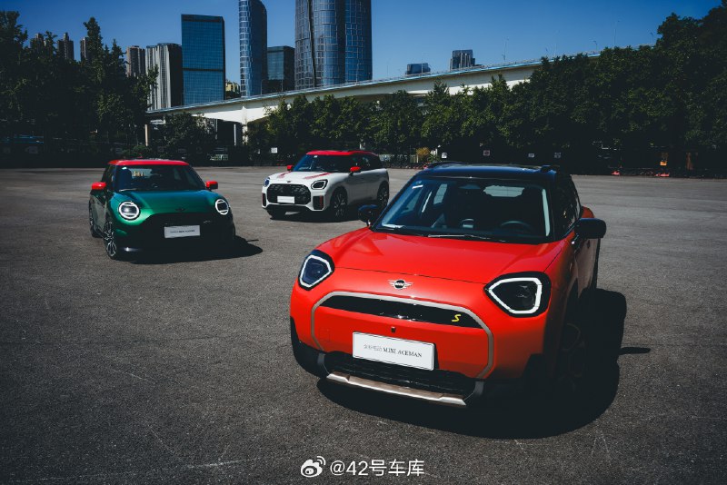 上周纯电 MINI 官宣调价之后 网页链接，MINI 订单量激增，降价确实带来了不少热度。配图