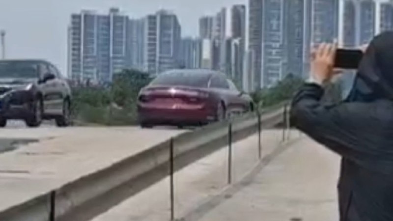驾驶员来了👉 //@不老的老回:等个屁，我开的，故意复刻袁氏骚操作//@小特叔叔:等个平台数据？配图