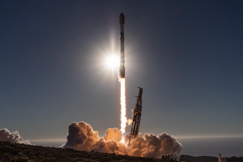 SpaceX 称猎鹰 9 号在加州 4E 发射台将 USSF-481 送入轨道配图