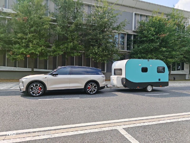 发现这个 NIO Phone 的滤镜并不会识别拖着的房车[挖鼻]配图