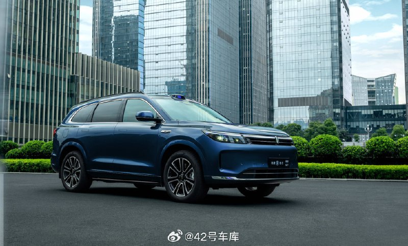 就在不久前，问界新 M7 Ultra 正式发布，售价 28.98 万元 到 32.98 万元。卷价格不如卷价值，问界新 M7 Ultra 的底气是什么？配图