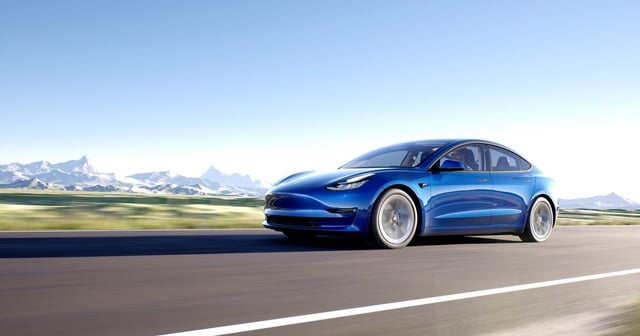Tesla Model 3 sales help propel federal iZEV claims to another record配图