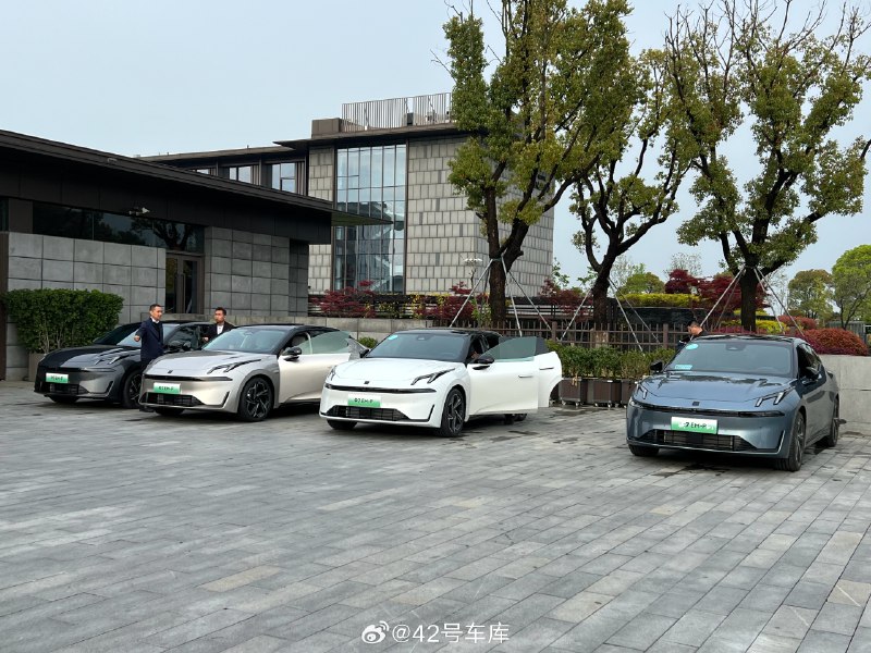 领克 07 颜色全家福，你喜欢哪个？配图