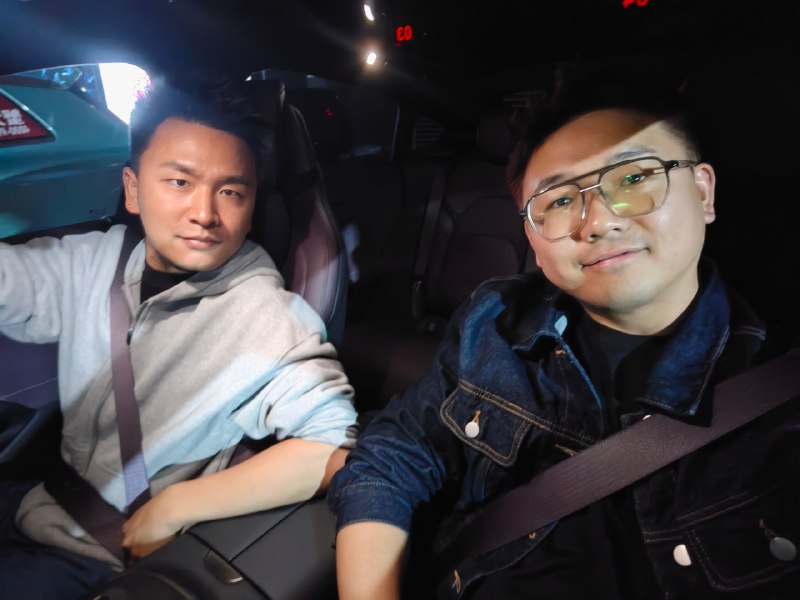 谢谢0001号米粉捧场！昨天开了那么一丢丢SU7！果然爽！对自己的SU7期待值瞬间拉满！！！配图