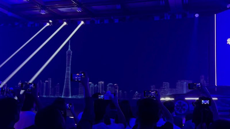 传祺华为联合创「新」计划的首个成果-「1 concept」亮相了，先来个远看视角，这颜值第一眼看上去怎么样？配图