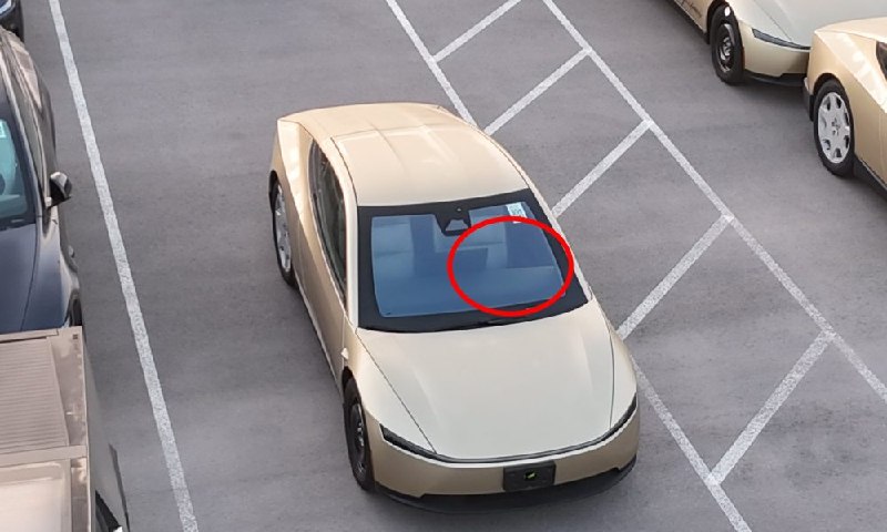 Teslarati：无方向盘Cybercab现身，Robotaxi生产进入“狂暴模式”配图