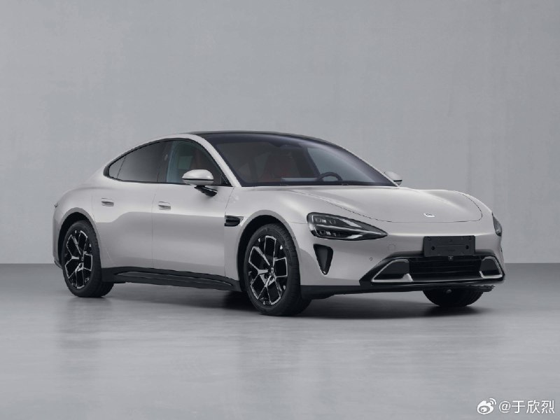 小米 SUV？！不，小米 SU7。配图