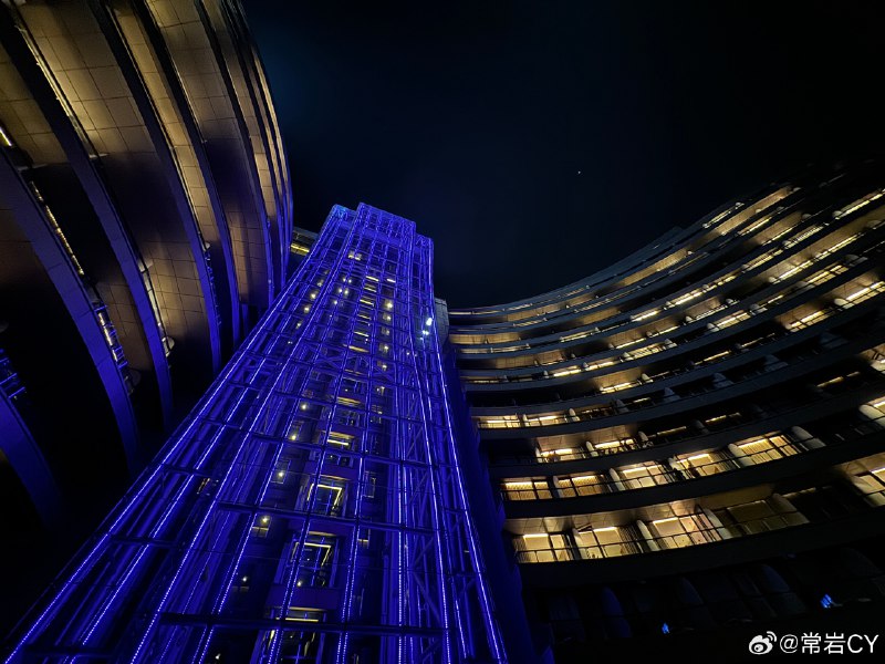 我们总认为这种地质性质的景点永远不会变化，但其实每个年份有每个年份的独特文化痕迹，都会让你找到每次到来时的独特印记。 上海·上海佘山世茂洲际酒店(世茂深坑酒店)配图