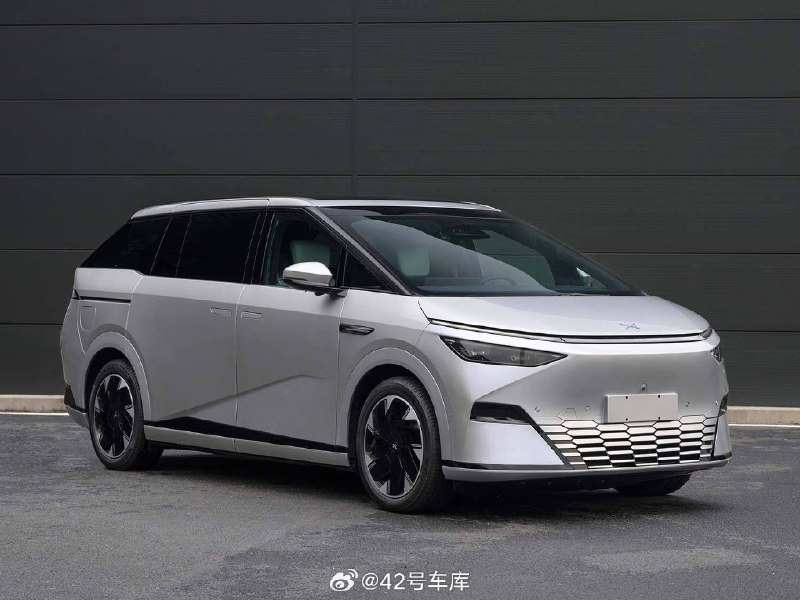 小鹏首款 MPV —— X9 登陆工信部。配图