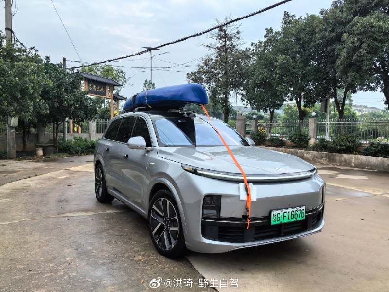 可以，新3改了前后都有拖挂钩孔了。配图