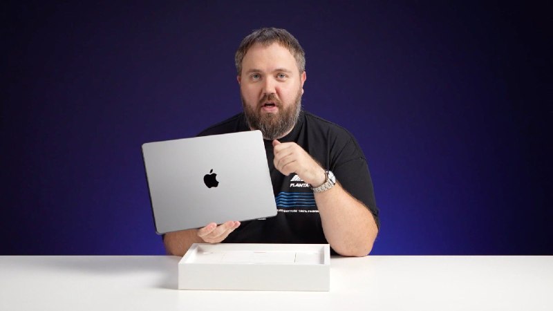 😆附上B站链接！【【机翻】【Wylsacom】我拿到了M4 MacBook Pro！先于苹果全球首发！-哔哩哔哩】 网页链接 //@flypig:MKBHD：赶拎良哦！配图