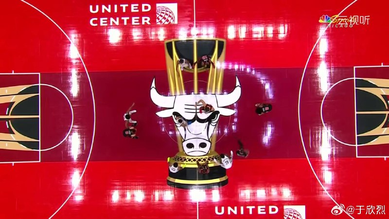 今儿是新研发的季中锦标赛比赛日，NBA 各队的球场真是遭了殃……配图