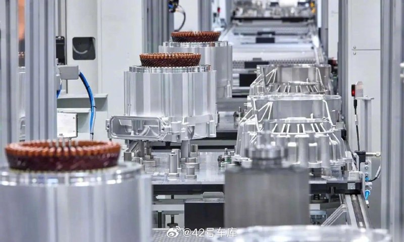 最近，博世宣布生产基于 800 伏技术的新型动力总成解决方案，这款产品将首先搭载在国内某中国品牌全新 800 伏电动汽车平台动力系统上。配图