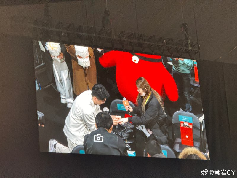 有人在NIO Day求婚成功了🌹配图