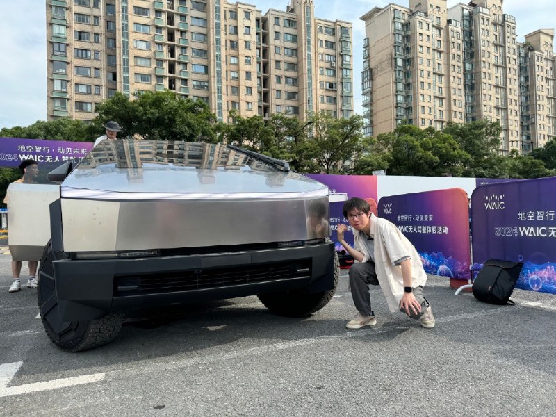 時隔五年，我們再次拍攝了 Cybertruck，大家有什麼好奇的嗎配圖