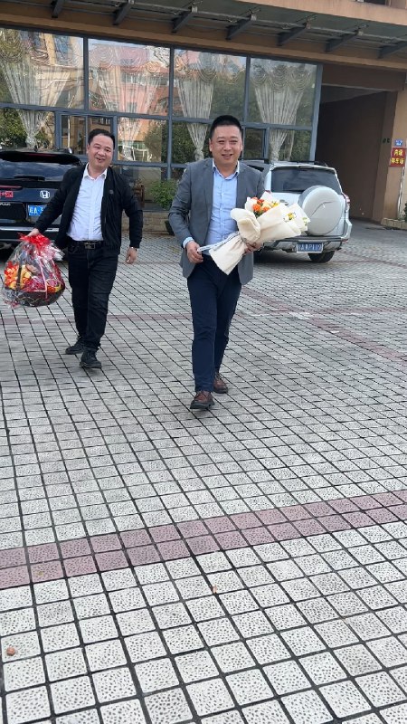 关于加塞儿那件事，奇瑞的动作来了。//@奇瑞汽车:给徐奶奶准备的奇瑞#瑞虎9# 代步车已送达，请网友们放心！奇瑞关爱每一位车主❤#徐奶奶的奇瑞代步车来了#配图