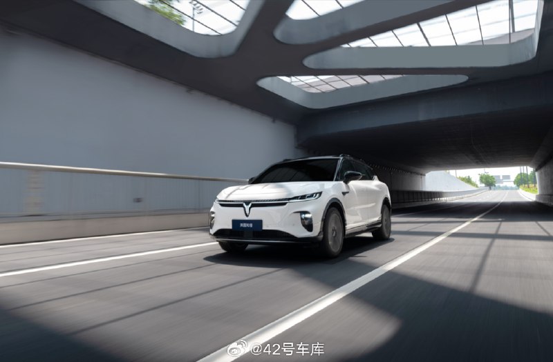 今天,岚图汽车宣布,岚图第四款车型岚图知音将在第三季度开启上市。配图