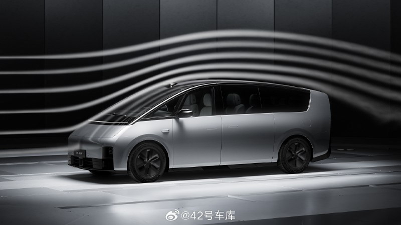 MEGA 这次 0.215 的风阻系数为量产 MPV 最低，工信部 CLTC 下的能耗表现为 15.9 kWh/100 km。配图