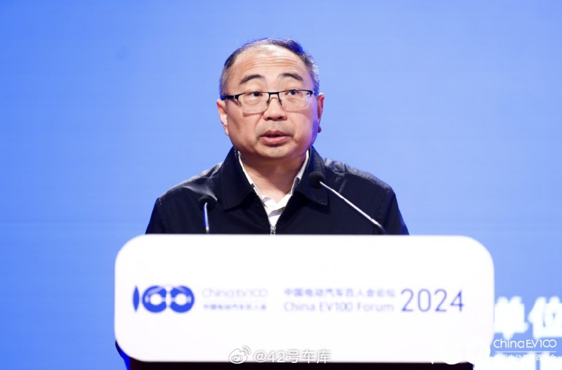 在当前情况下，汽车与城市的关系是什么？配图